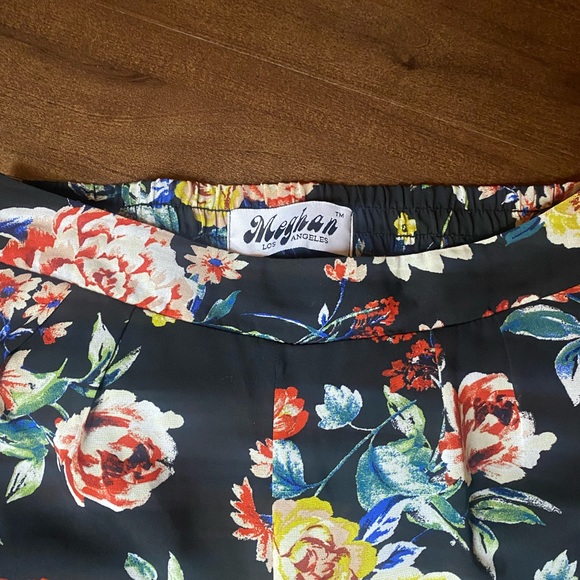 Meghan LA Floral Wide Leg Pants - Picture 3 of 6